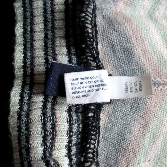 Gap Black White Chevron Pattern Knit Scarf - Picture 6 of 6